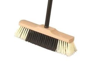 ELLIOTTS WOODEN INDOOR BROOM. 10F00005