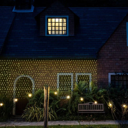 THE CHRISTMAS WORKSHOP 180 WARM WHITE LED NET CHASER CHRISTMAS LIGHTS 1.8M. BML86590