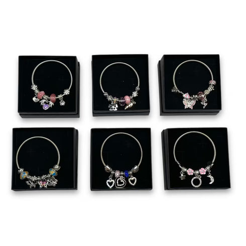 ASSORTED CHARM BRACELET. HU9294